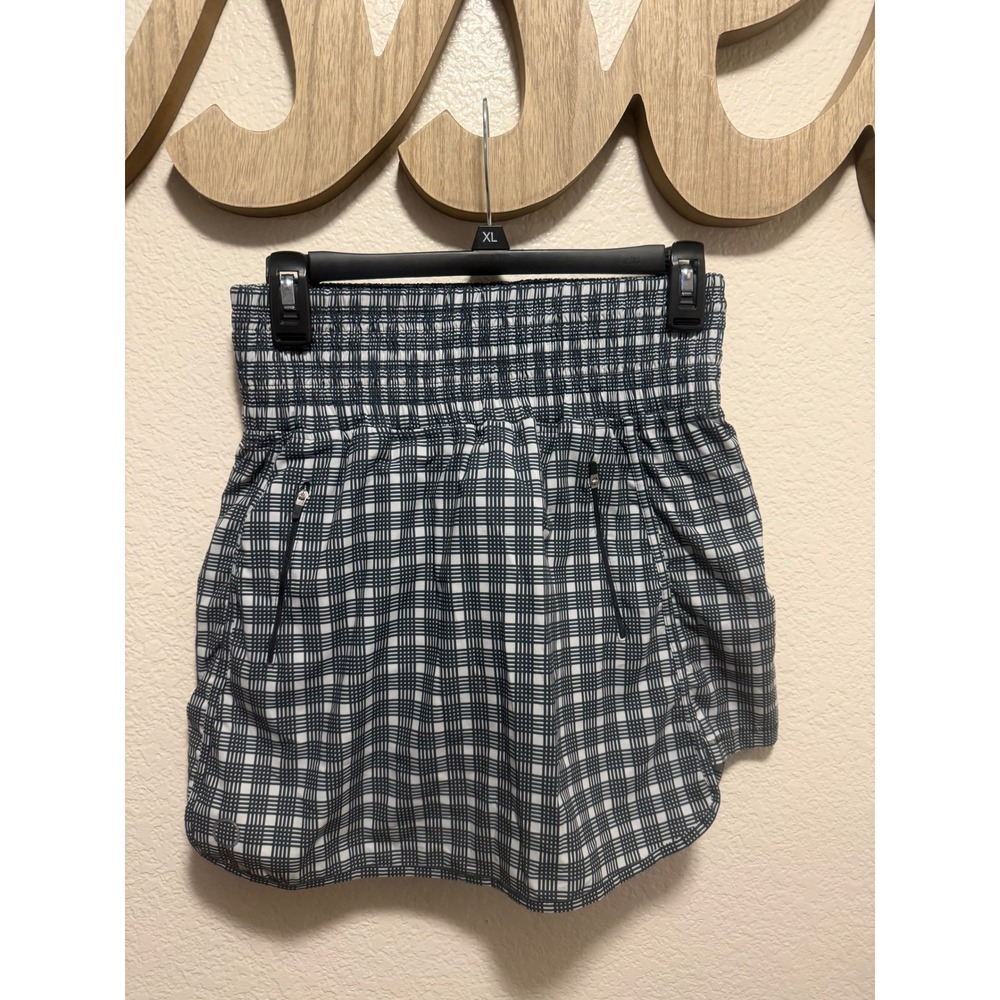 The Bubble Womens High Waisted Plaid Athletic Shorts Black White Smocked Size M